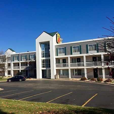 Hotel Super 8 By Wyndham Madison East Esterno foto