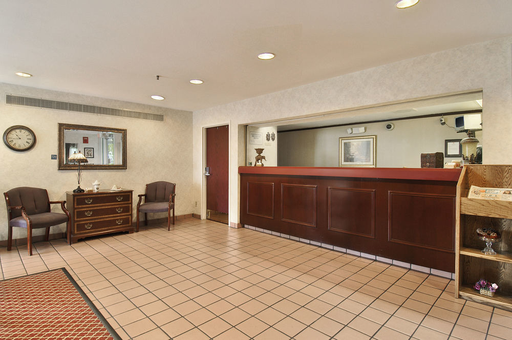 Hotel Super 8 By Wyndham Madison East Interno foto