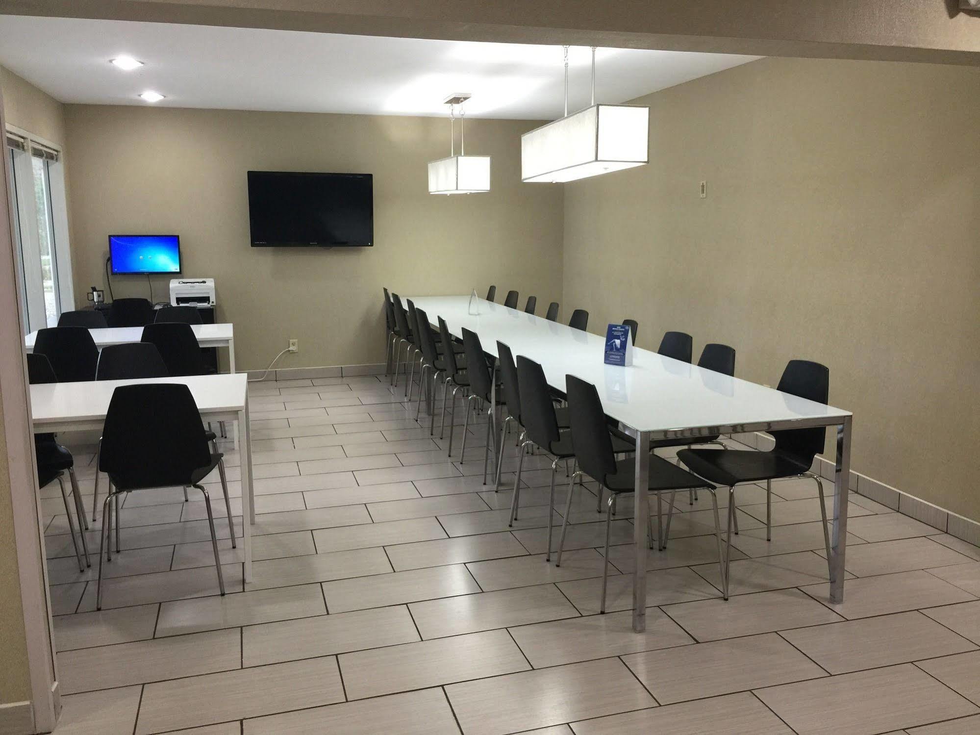Hotel Super 8 By Wyndham Madison East Esterno foto